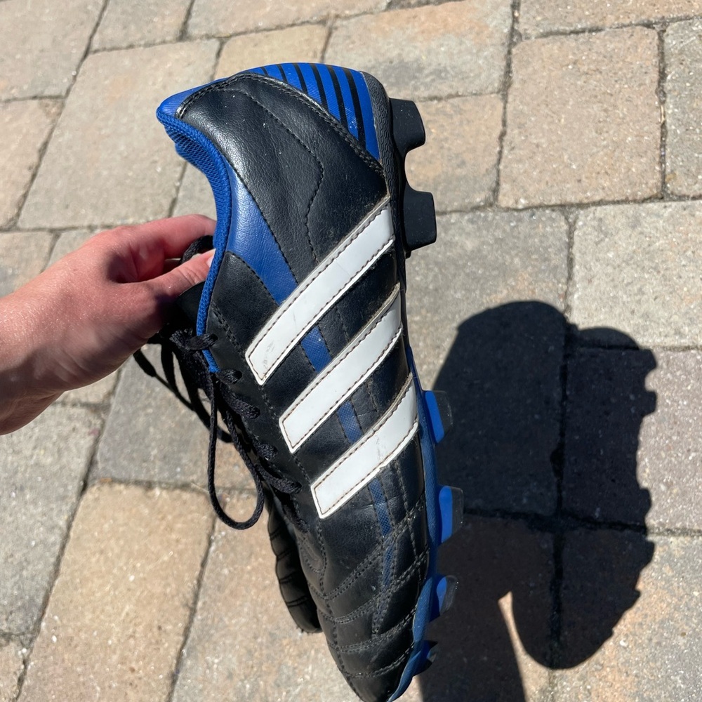 Adidas Soccer Cleats - Picture 8 of 11